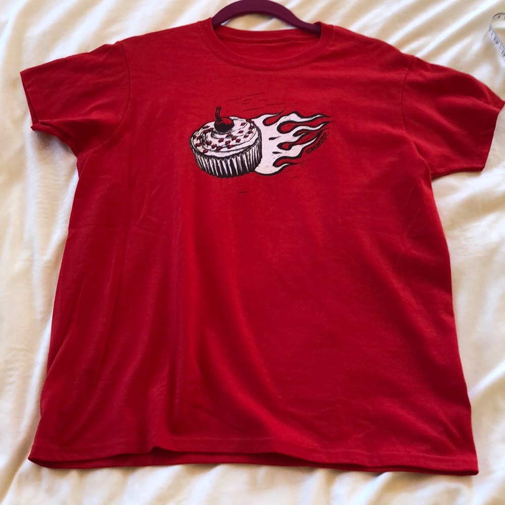 🌸BOMONSTER flaming cupcake tee. Ladies Medium.